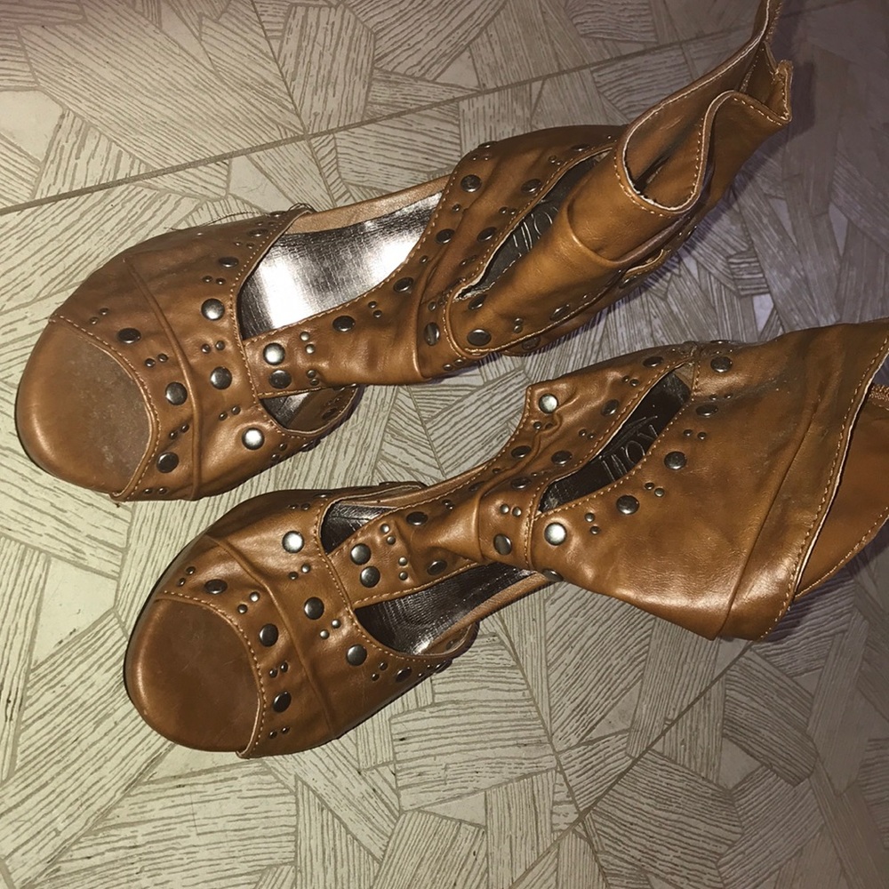Brown leather high heels